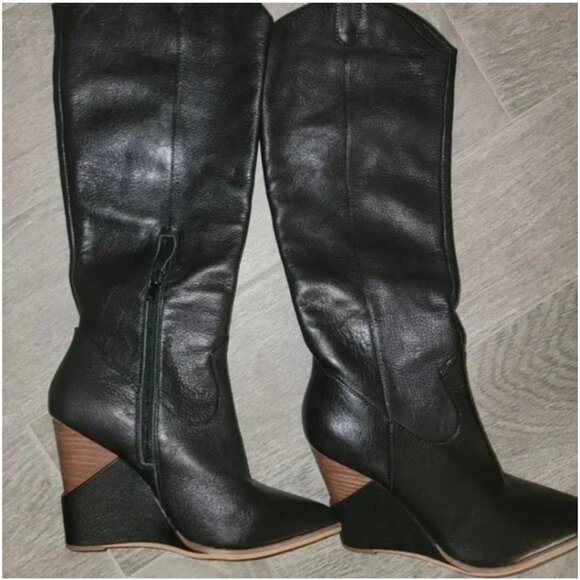 🎉SOLD  Black Knee High Wedge Boot Size 6.5M - Picture 2 of 7